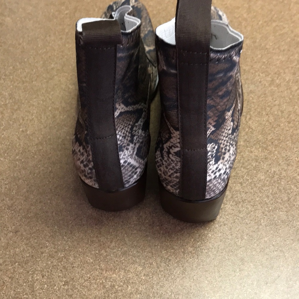 NWOT CANVAS ANKLE SOCK BOOTS. No brand - Picture 4 of 7